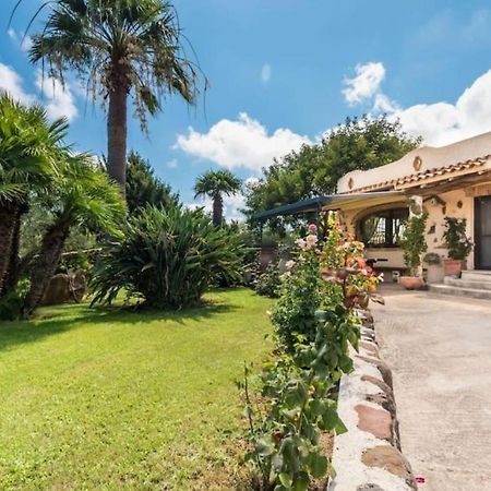 Villa Con Immenso Giardino Orosei Exterior photo