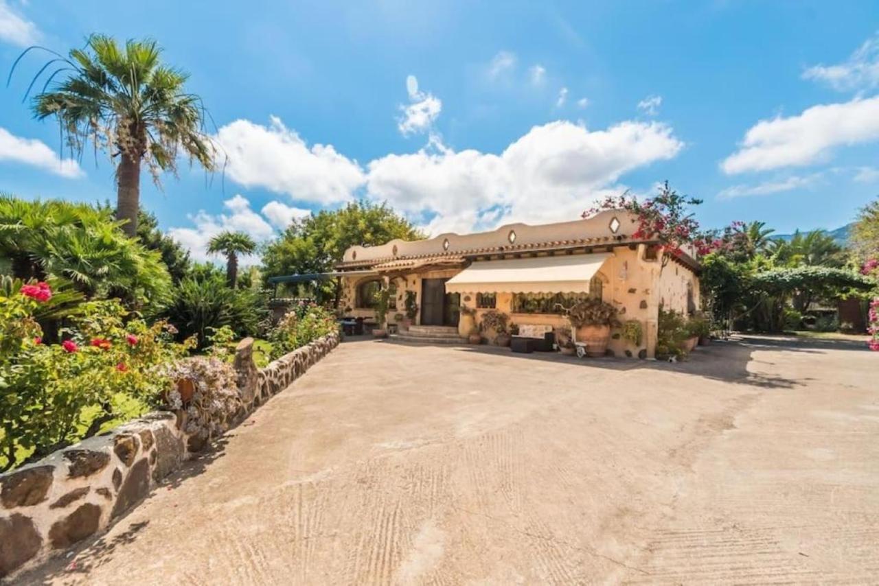 Villa Con Immenso Giardino Orosei Exterior photo