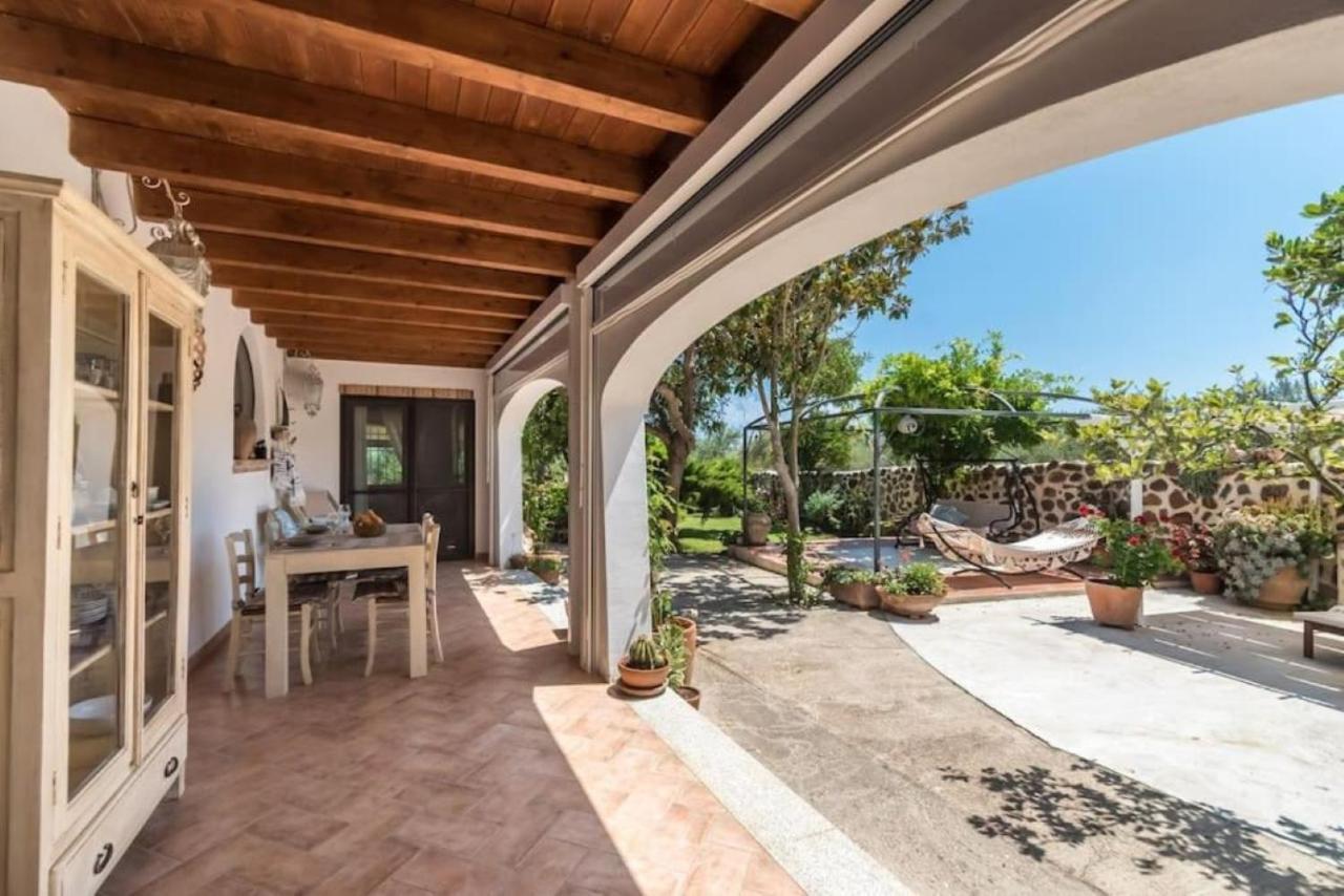 Villa Con Immenso Giardino Orosei Exterior photo
