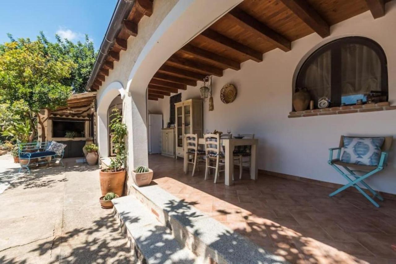 Villa Con Immenso Giardino Orosei Exterior photo