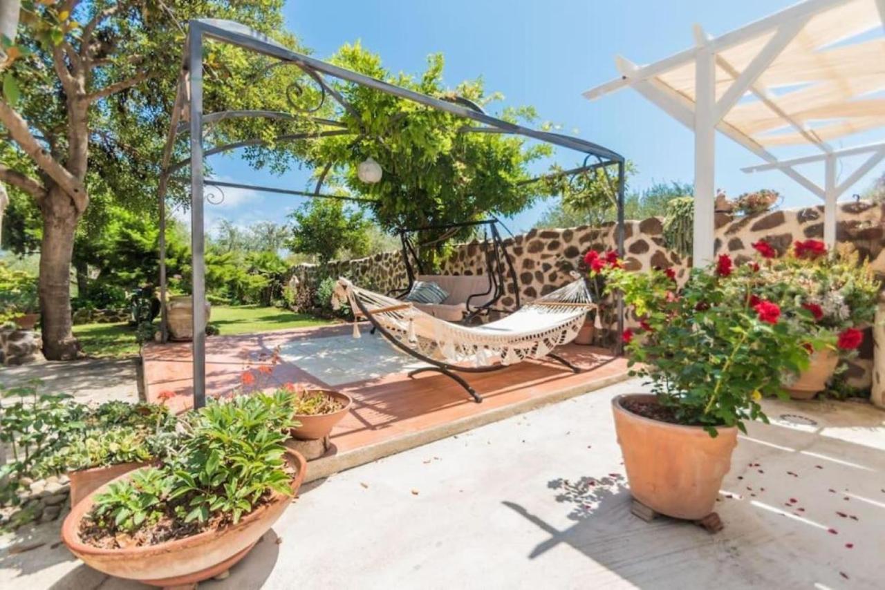 Villa Con Immenso Giardino Orosei Exterior photo